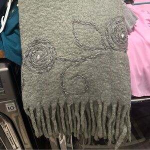 Artisan Elegant Gray Floral Throw Blanket